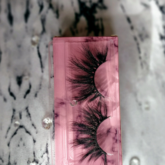 Lash Technician Service for Amiracle_Eyes_Cosmetics